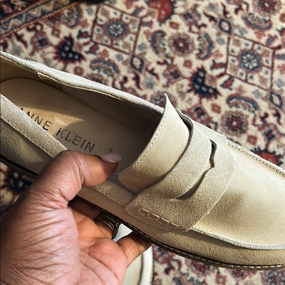 NWOT Anne Klein Elia Lug Sole Cream Loafers - Picture 3 of 4